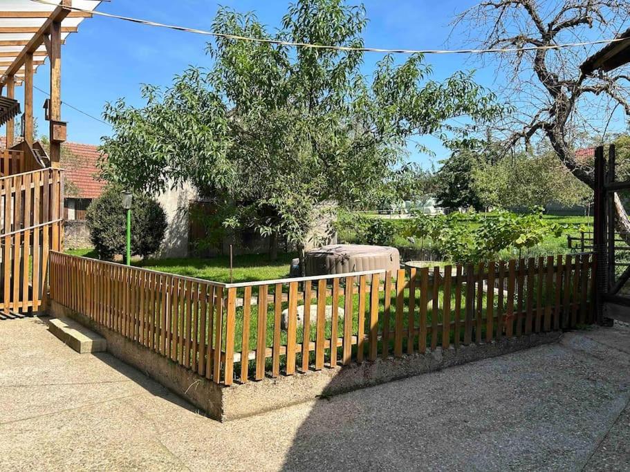Maison Au Sein D'Une Ferme Villa Rahling Exterior photo